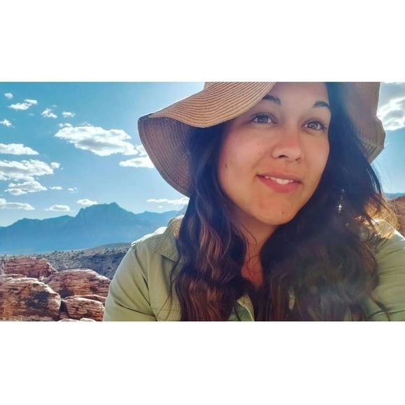 Meet your Posher, Chloe - Picture 2 of 5